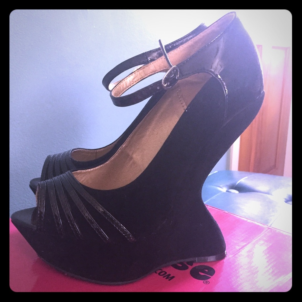 💓 Crazy peep toe wedges!!!! 💓